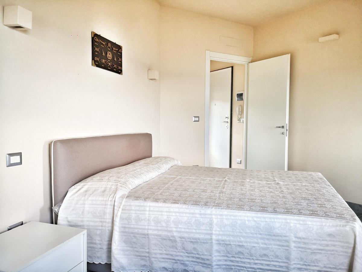 Appartamento Deluxe Con Terrazza Sul Mare Савона Екстериор снимка