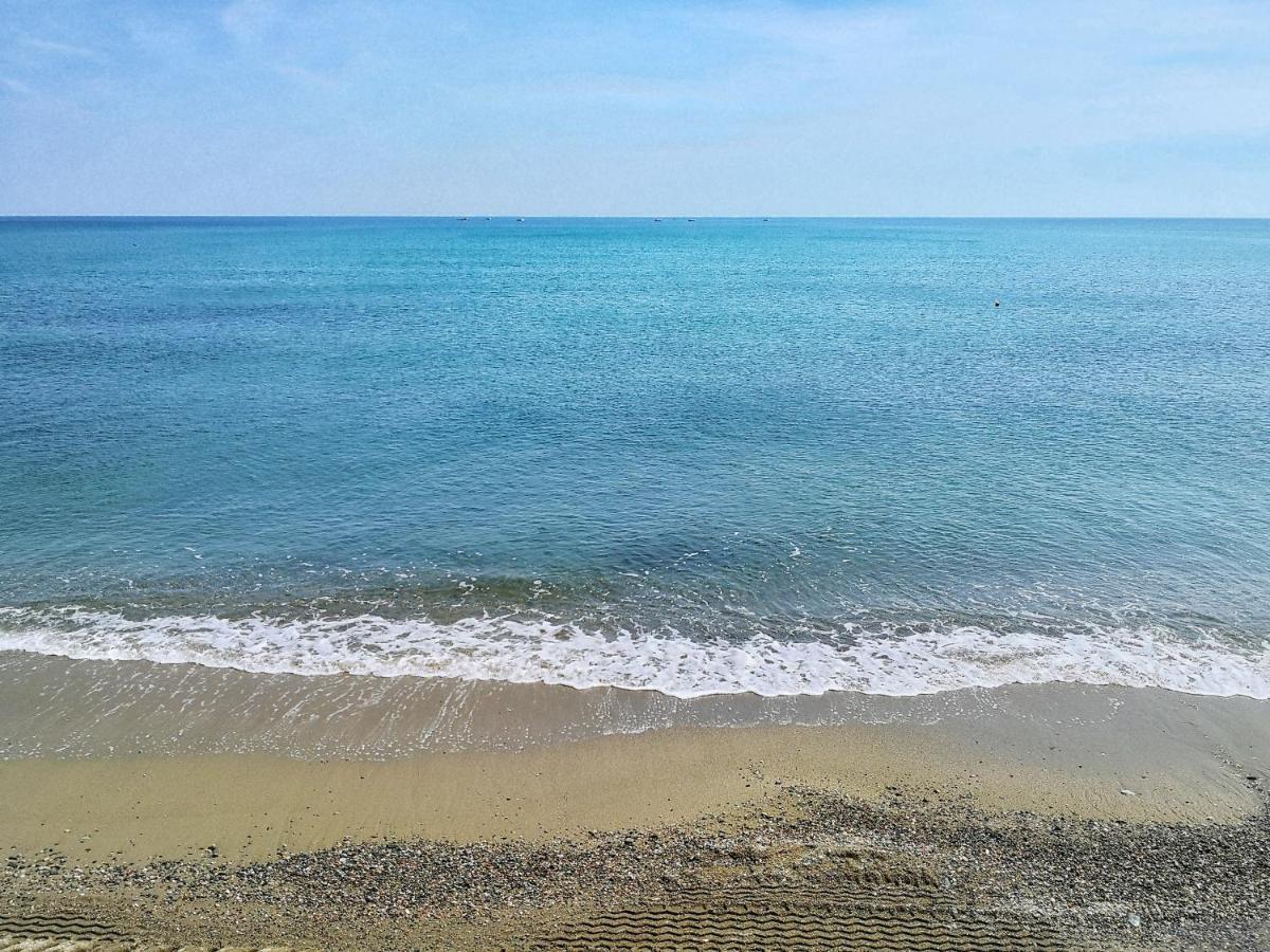 Appartamento Deluxe Con Terrazza Sul Mare Савона Екстериор снимка